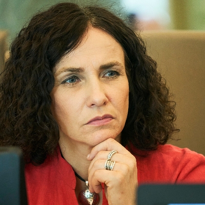 Šuplinska: Ja pirmā attālinātā mācīšanās nedēļa nebūs sekmīga, pagarināsim pavasara brīvlaiku un mācību gadu