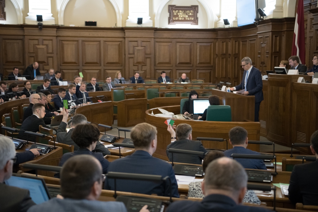Saeima apstiprina lēmumu par papildu pasākumiem ar mērķi ierobežot koronavīrusa "Covid-19" izplatību