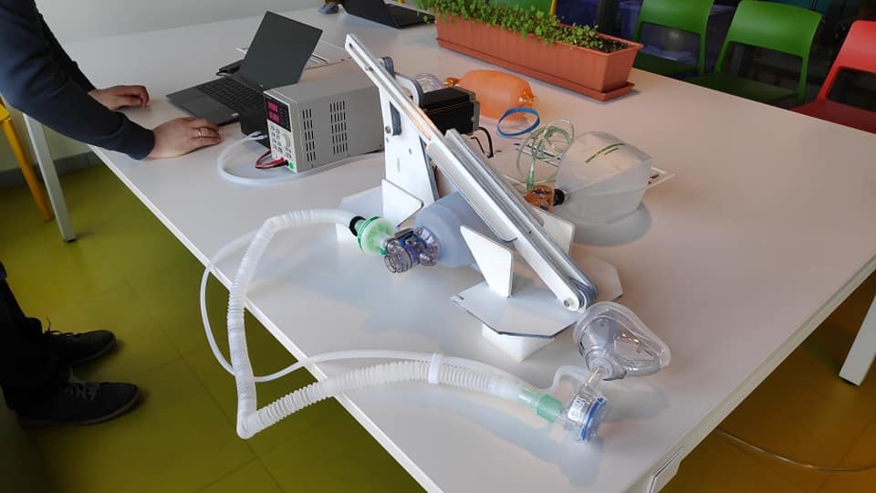 Zinātnieki un inženieri rada automatizēta plaušu ventilatora prototipu cīņai ar Covid-19