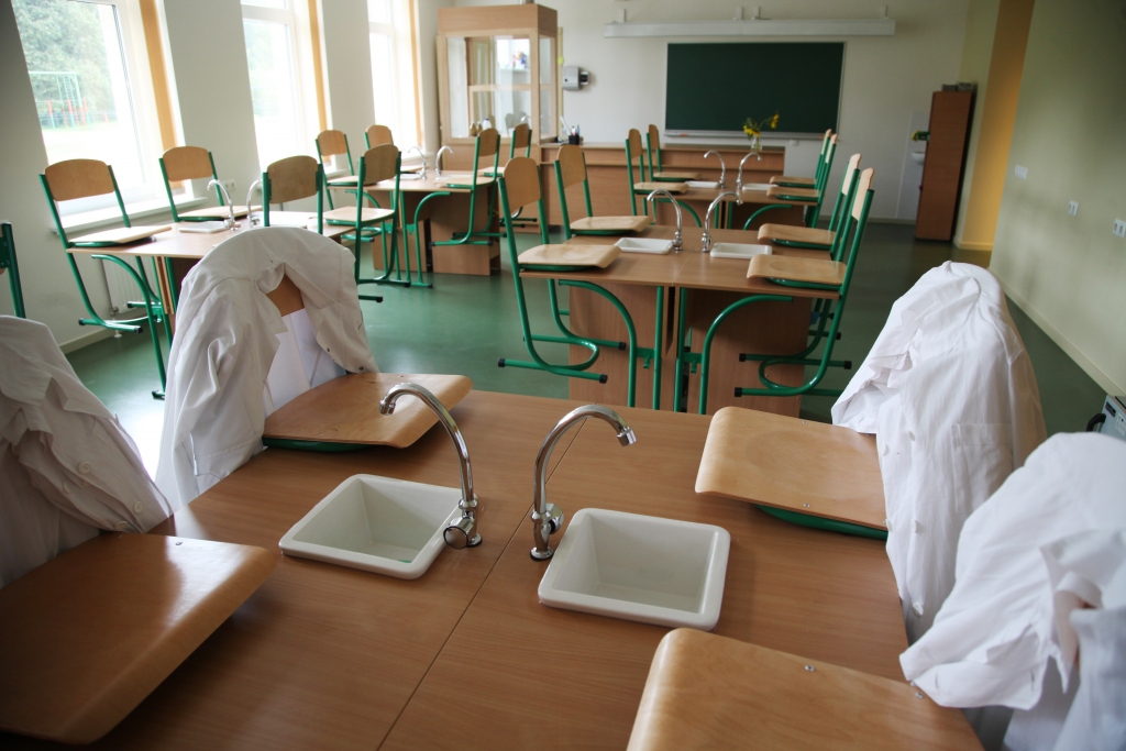 Vai nepieciešams atcelt eksāmenus?