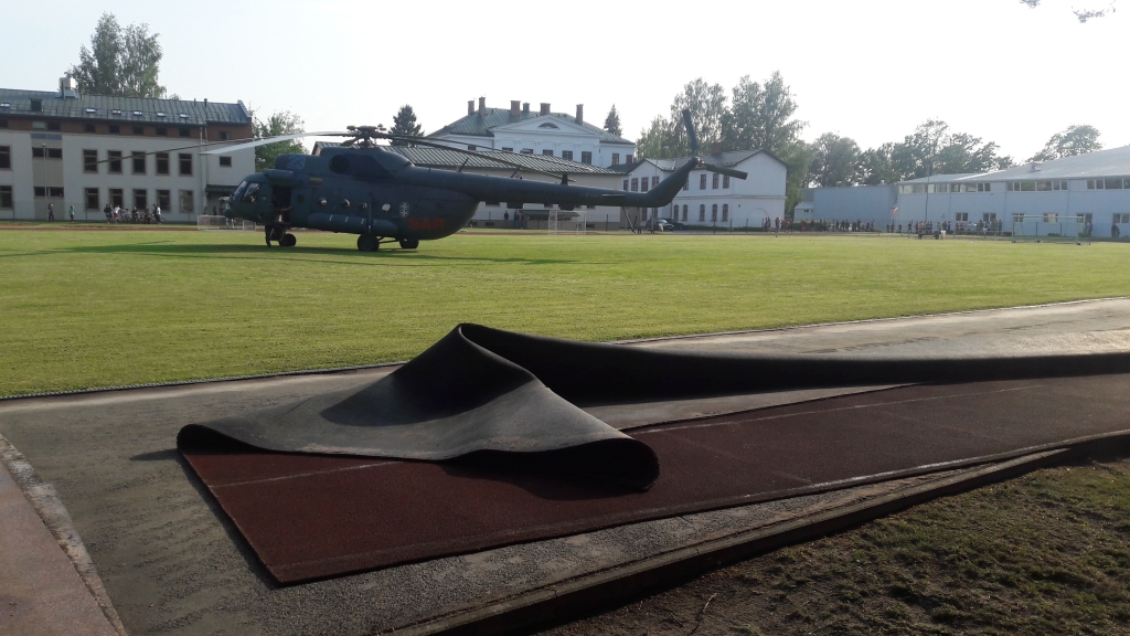 Helikopters nosēžas neplānotā vietā