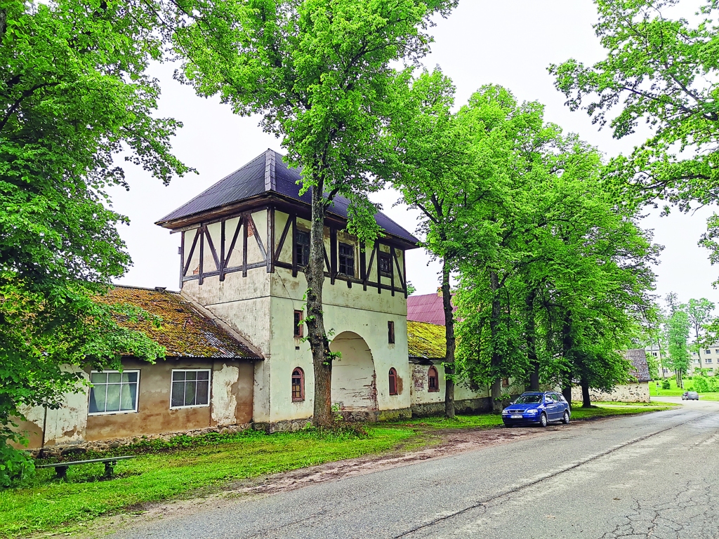 Glābj daļu Jaungulbenes pils ēku