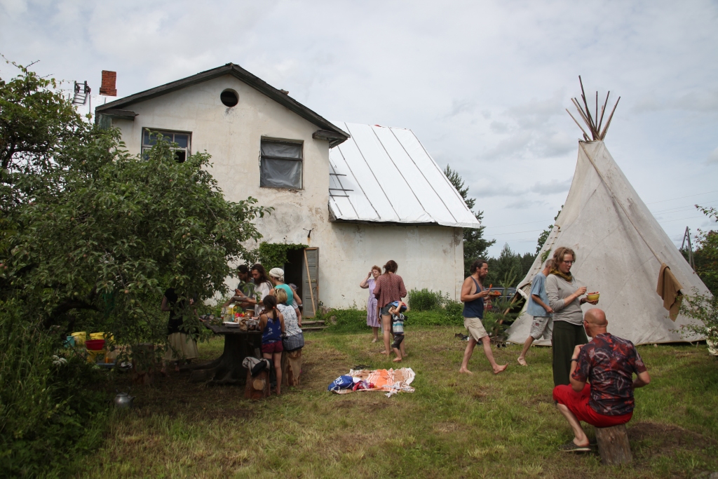 Atdzimst Pērles Baltā māja