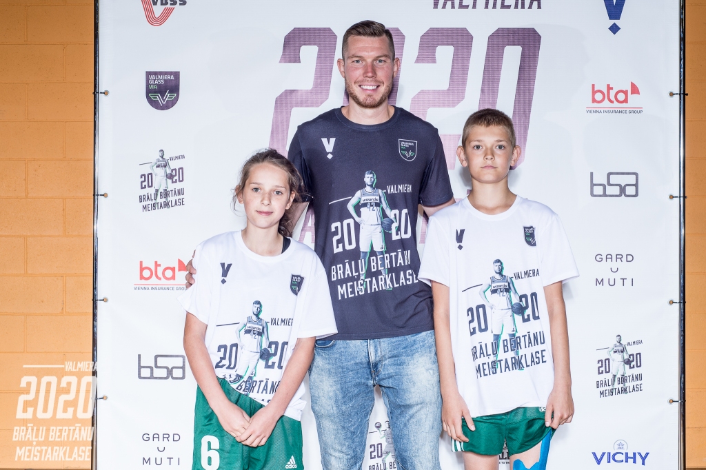 Divi Gulbenes sporta skolas audzēkņi - “Brāļu Bertānu meistarklasē”