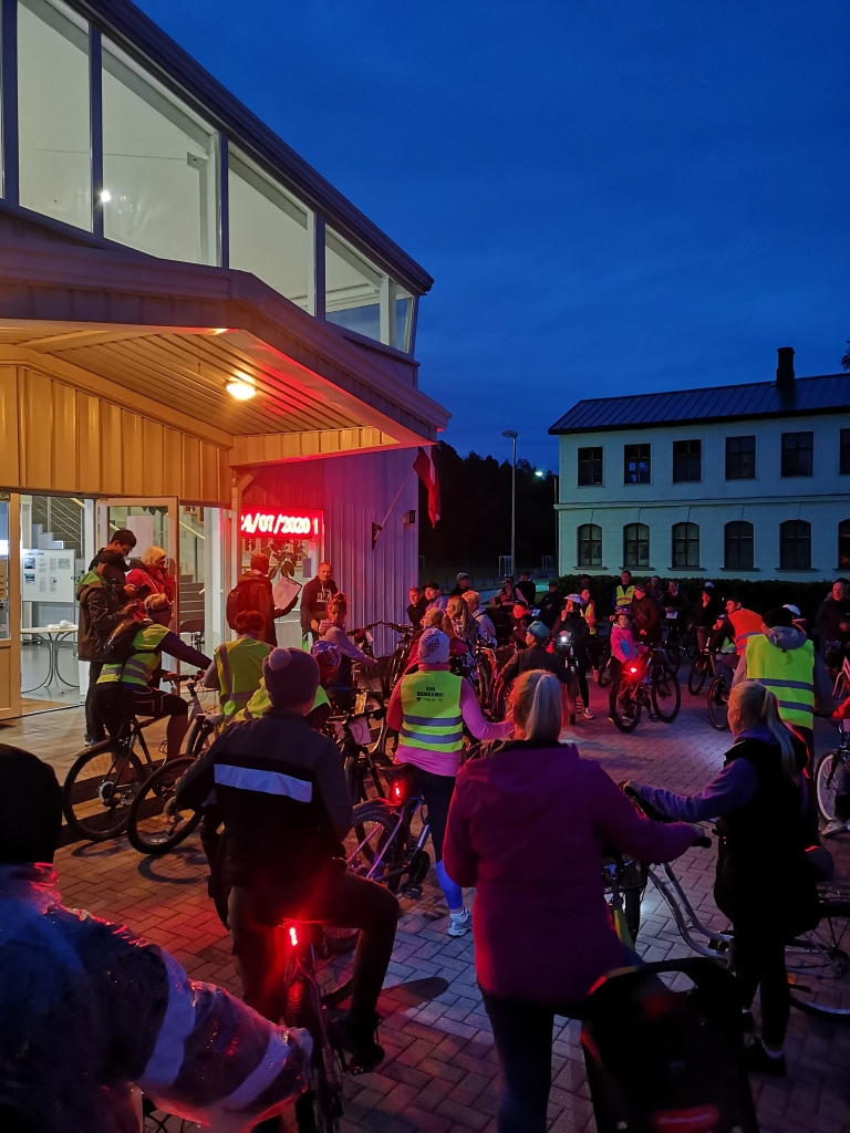 Nakts velo orientēšanās Gulbenē pulcē 19 komandas