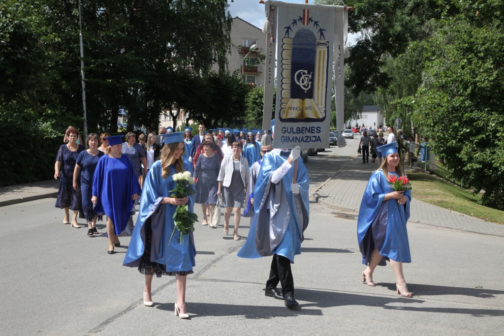 FOTO: Gulbenes novada valsts ģimnāzijas pēdējais izlaidums