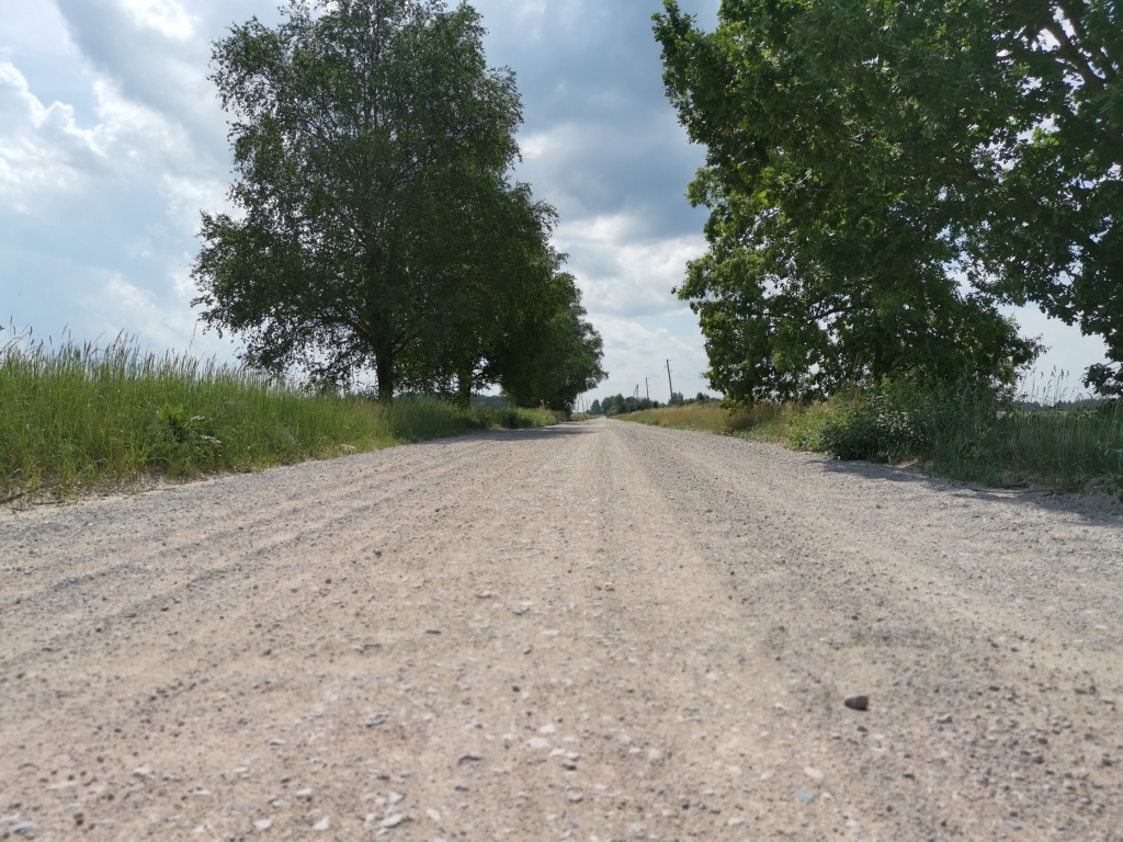 Deputāts aktualizē ceļu problēmu