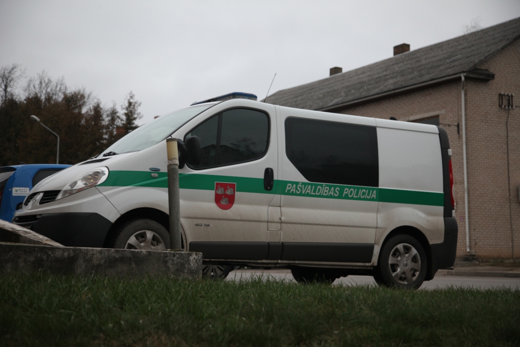 Gulbenes novada pašvaldības policijas priekšnieks: ir tādi, kuri tik ciemojas un lieto alkoholu
