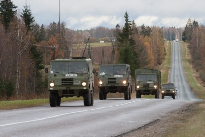 Brīvdienās pa Vidzemes autoceļiem pārvietosies militārais transports