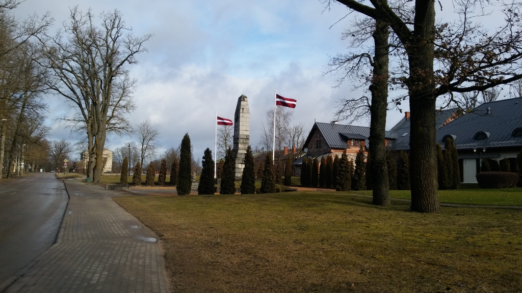  Gulbenē lāpīs Brīvības ielas posmu gar luterāņu baznīcu