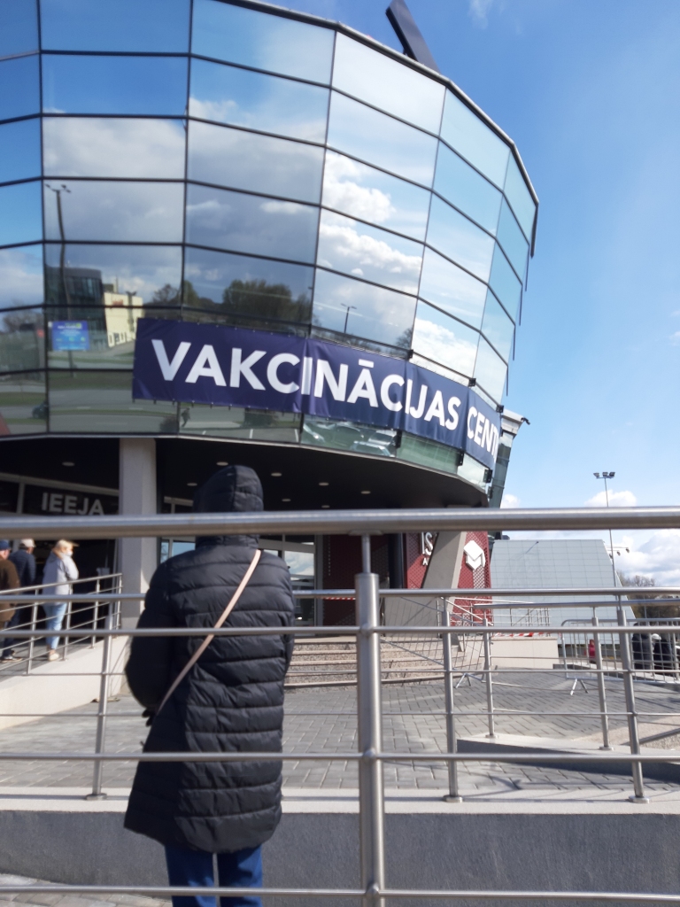 Balvu un Gulbenes slimnīcu apvienībā rindā uz vakcīnu gaida apmēram 100 cilvēki