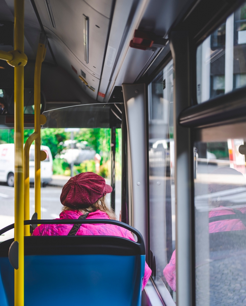 Turpmāk vienā sabiedriskajā transportlīdzeklī varēs uzņemt 80 % pasažieru no tā ietilpības