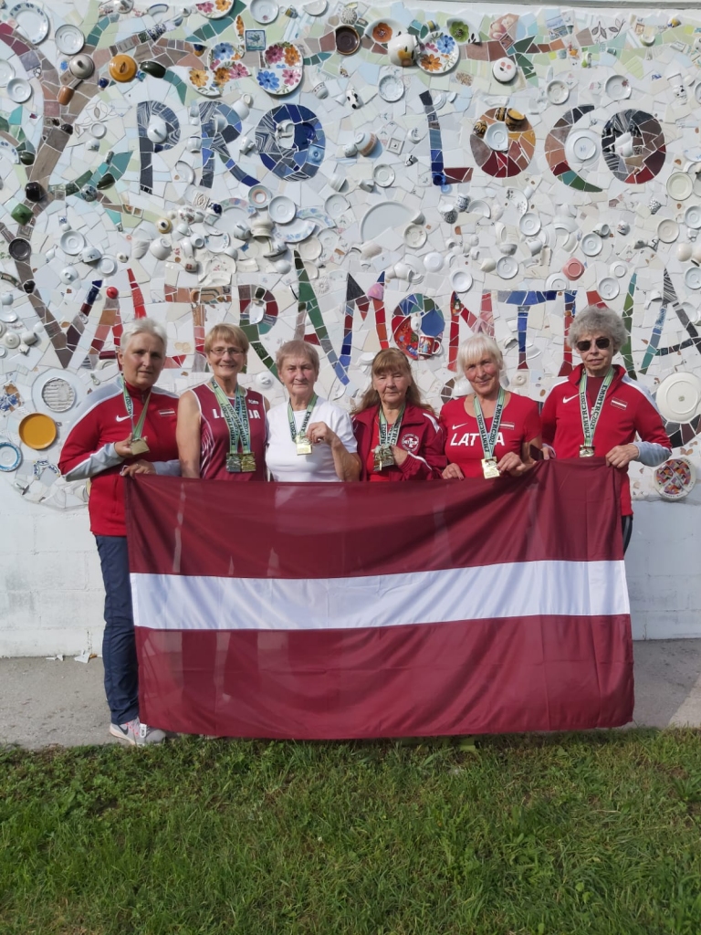 Kalnu skriešanas sacensībās tiek pie zelta