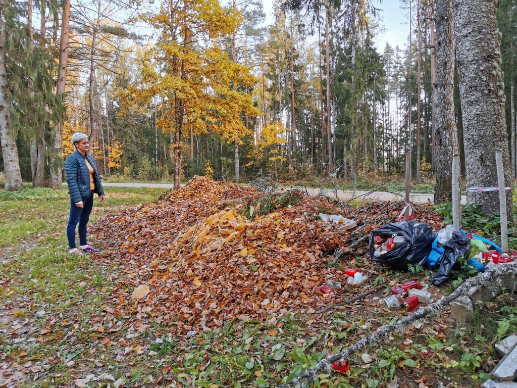 Iedzīvotāja norāda uz samilzušo problēmu Tirzas Kancēna kapos