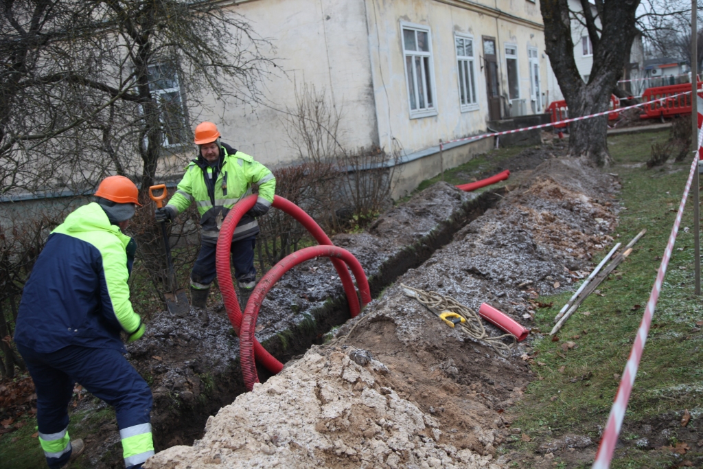 Gulbenē notiek elektrotīkla remonta un modernizācijas darbi